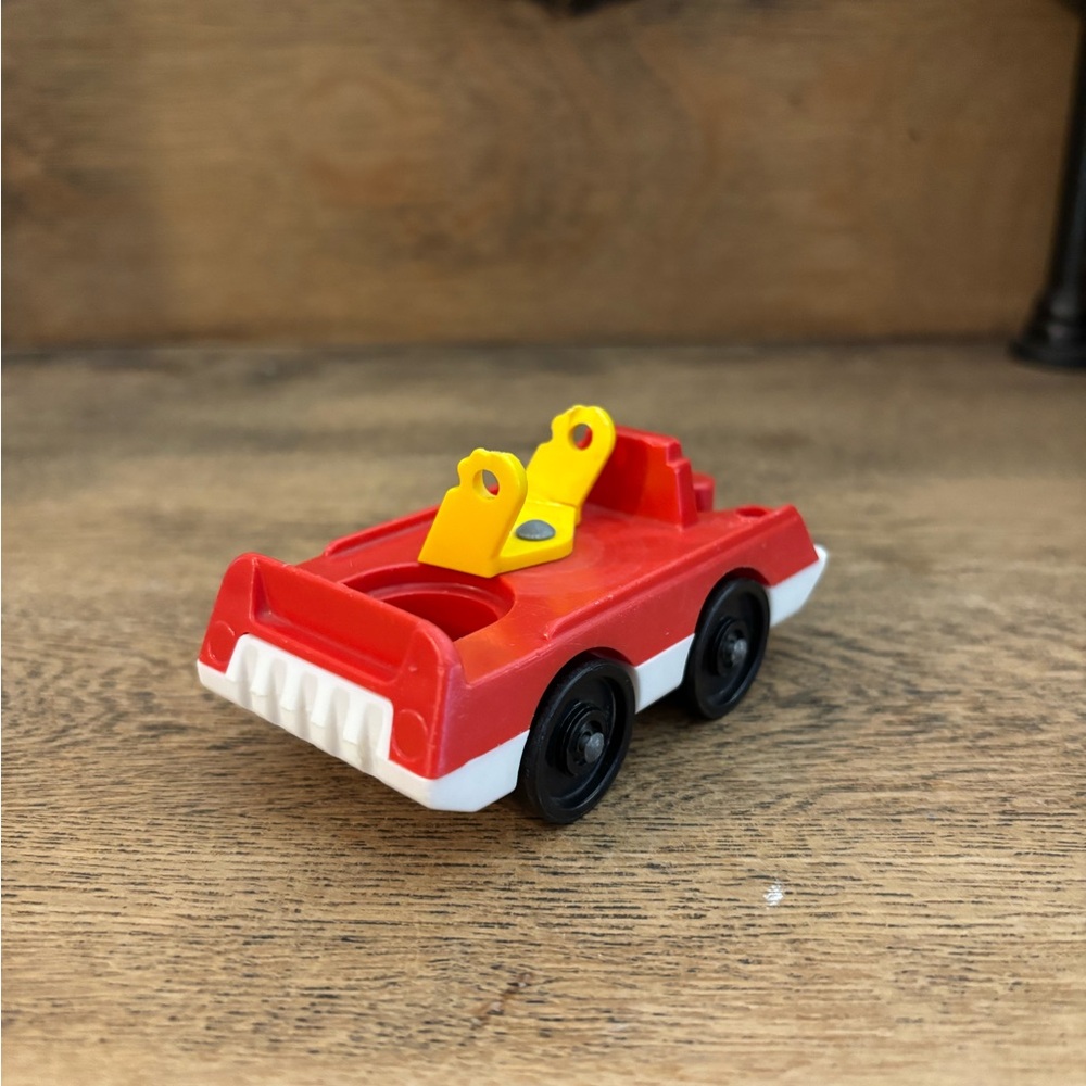 Vintage Fisher Price Little People Fire Truck No Ladder